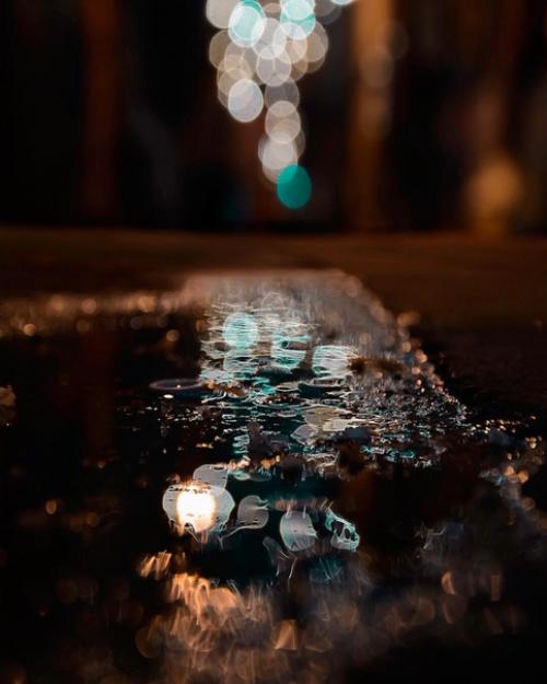 Ламповая эстетика улиц после дождя в атмосферных кадрах фотографа. 05