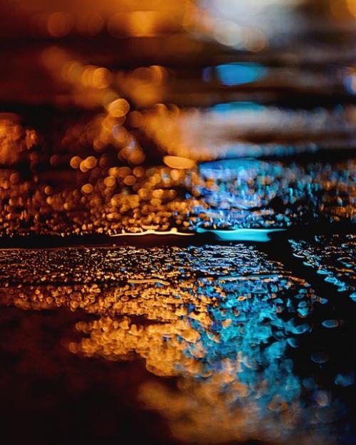 Ламповая эстетика улиц после дождя в атмосферных кадрах фотографа. 03