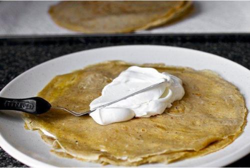 Блинный торт из бананов с йогуртом и глазурью из грецкого ореха. 06 Блинный торт из бананов с йогуртом и глазурью из грецкого ореха. 06