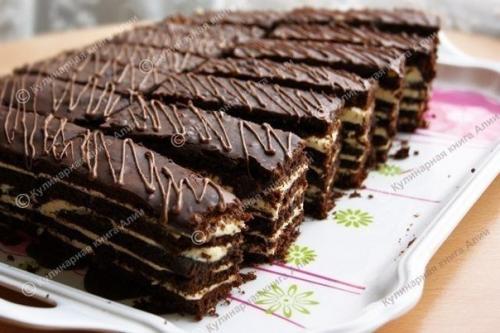 Торт Спартак. Торт Спартак - это медовик с заварным кремом и шоколадными медовыми коржами. 07