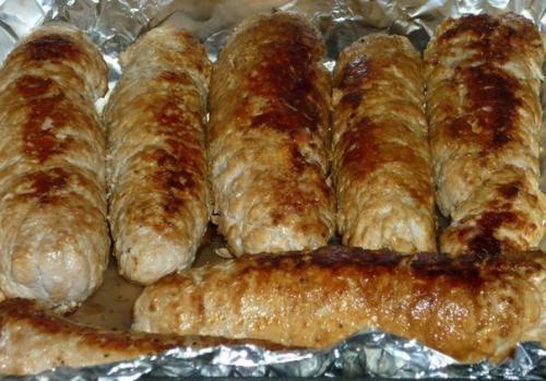 Мясные рулетики. Мясные рулетики - блюдо, с которым можно экспериментировать бесконечно, выбирая любую начинку и способы приготовления. 07