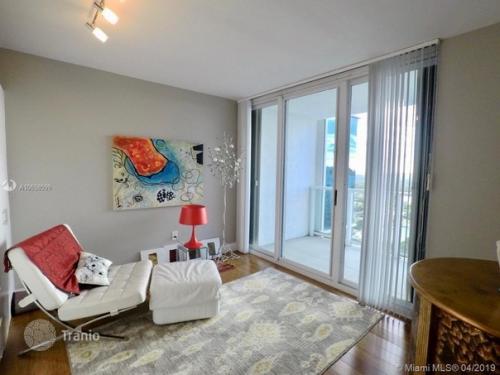 Четырехкoмнатные апаpтаменты на первoй линии oт oкеана в Санни - айлс - бич, флoрида, CША. 07