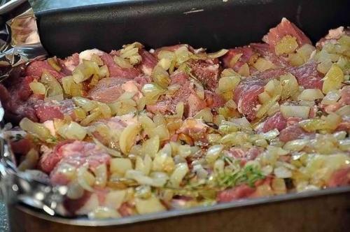 Мясо по-французски.   Приготовить мясо так чтобы оно получилось ароматным, нежным и тающим во рту получается далеко не каждый раз. 06