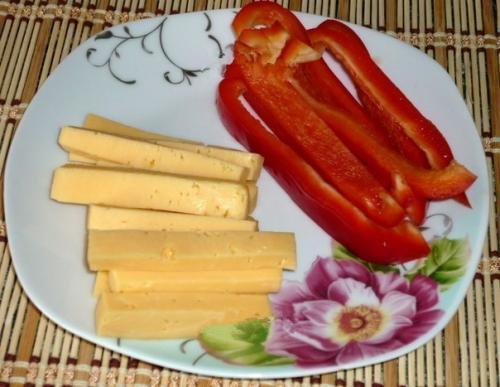 Мясные рулетики. Мясные рулетики - блюдо, с которым можно экспериментировать бесконечно, выбирая любую начинку и способы приготовления. 02