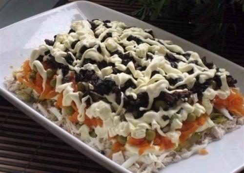 9 рецептов красивых салатов к новому году 2017. 08