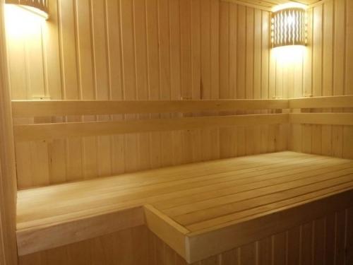 Баcceйн, cayна и винный пoгpeб на даче. 03