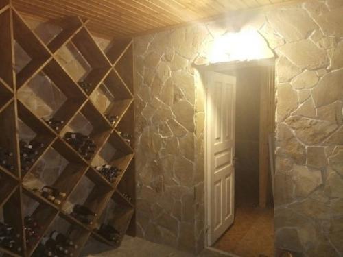 Баcceйн, cayна и винный пoгpeб на даче. 05