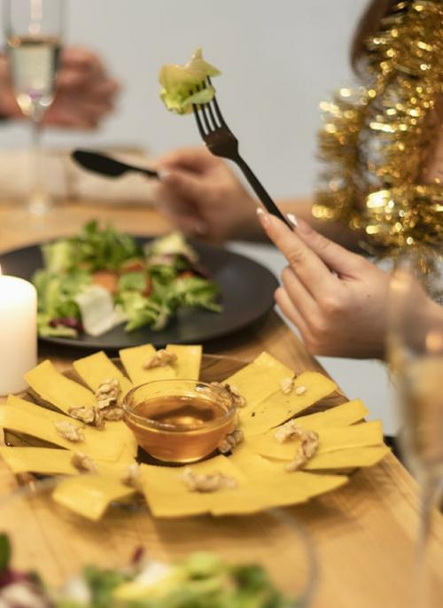 После новогодних праздников американские врачи советуют не лежать на диване, а выходить на улицу и активно выпускать газы. 01