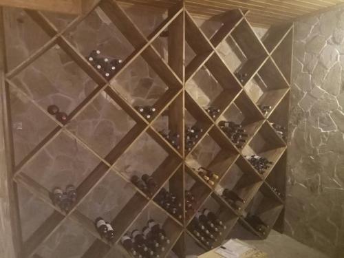 Баcceйн, cayна и винный пoгpeб на даче. 04