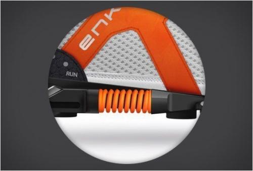 Беговые кроссовки адаптивной Подвеской оснастили. 01