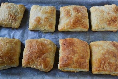 Быстрые пирожки с цыпленком и помидорами. 06