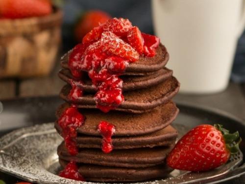 Шоколадные оладьи. Эти невероятно вкусные шоколадные оладьи помогут сделать утро идеальным. 04