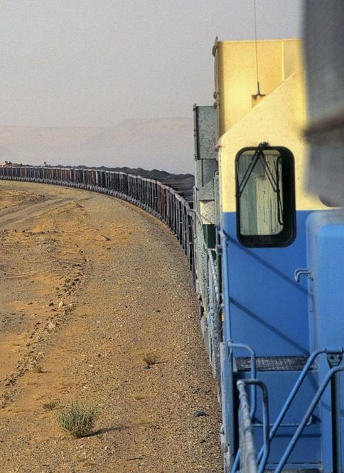 В Мавритании ходит один из самых впечатляющих поездов на планете. 01