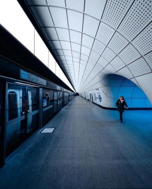 Торжество ведущих линий в урбанистических очерках уличного фотографа Tom Wright. 06