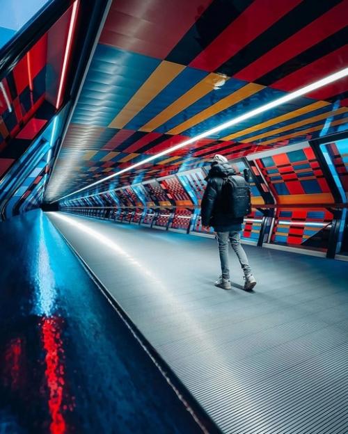 Торжество ведущих линий в урбанистических очерках уличного фотографа Tom Wright. 03