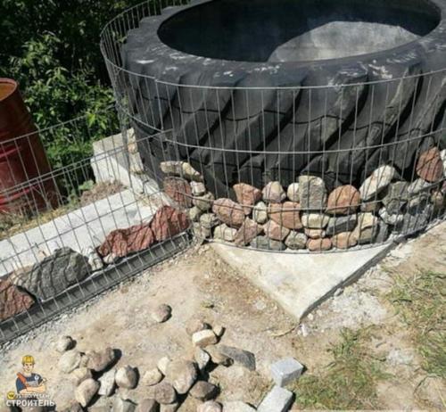 Смастерил летом купель на даче из того, что было. 04