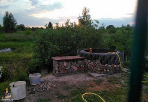 Смастерил летом купель на даче из того, что было. 05