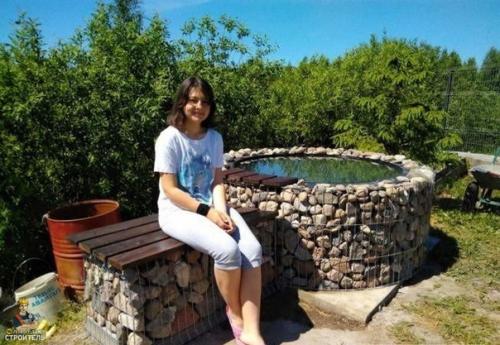 Смастерил летом купель на даче из того, что было. 08