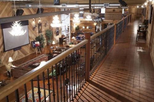 Ангар, в котором скрывается роскошь. 06