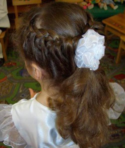 Самые простые повседневные прически для детского садика! 05