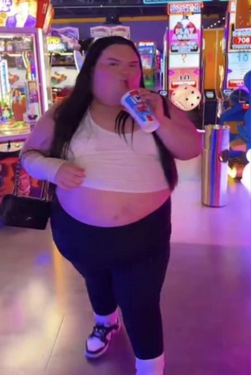 В Самаре девушка, дочь известного директора парка развлечений, ищет своего избранника. 02