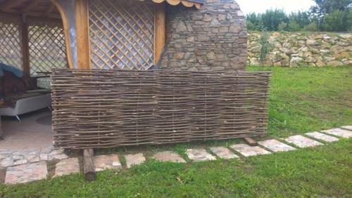 Плетеный забор и беседка от нашего подписчика. 01