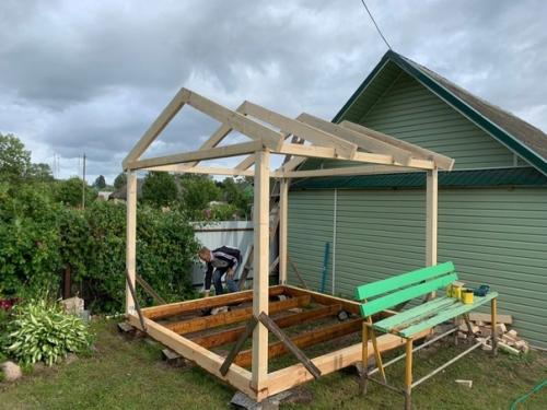 Сделали вдвоём первый раз беседку за 5 дней. 03