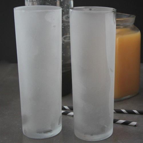 Коктейль с апельсиновым соком и мороженым. 03