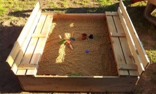 Как сделать детскую песочницу с крышкой и скамейкой своими руками. 08