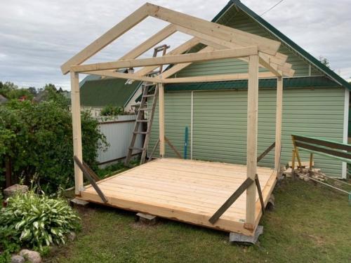 Сделали вдвоём первый раз беседку за 5 дней. 04