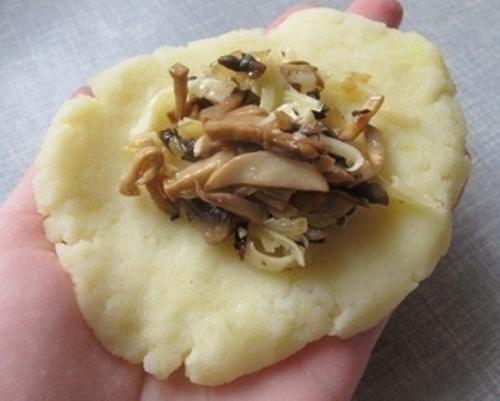 Картофельные зразы с грибами. 01