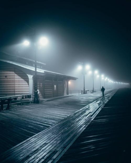 Очень атмосферные кадры от мастера ночной фотографии под ником. 05