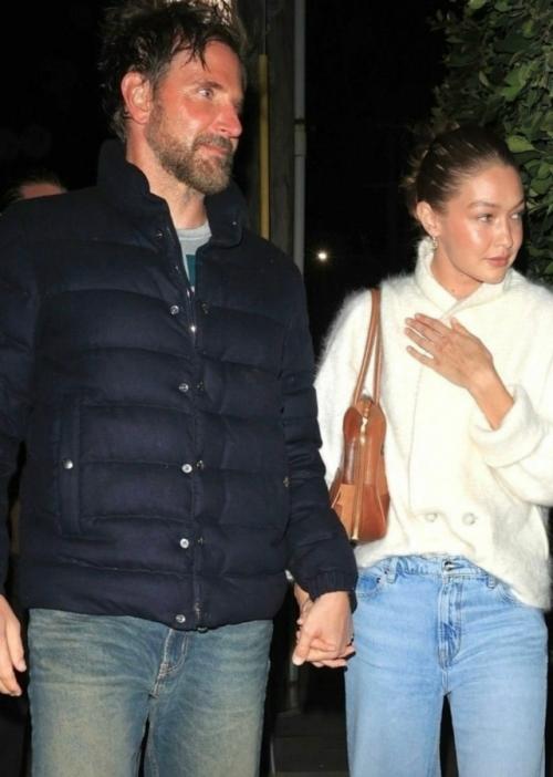 После вторых родов вес подскочил до 81 кг, и многие вещи в шкафу напоминали, как сильно тело изменилось. 01 После вторых родов вес подскочил до 81 кг, и многие вещи в шкафу напоминали, как сильно тело изменилось. 01