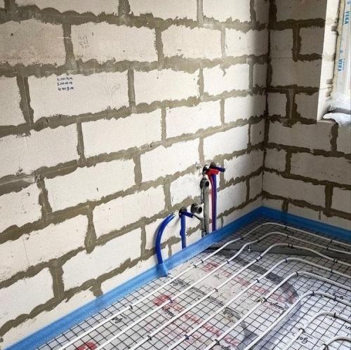 Недавно закончили монтажные работы инженерных систем в доме. 03