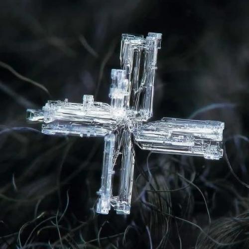 Фотограф Алексей клятов потрясающие снимки снежинок делает. 05