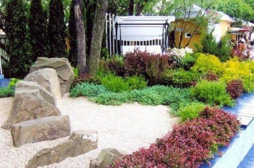 Каменные композиции.  Традиция использовать камни в качестве декоративного элемента взяла свое начало в Японии. 04