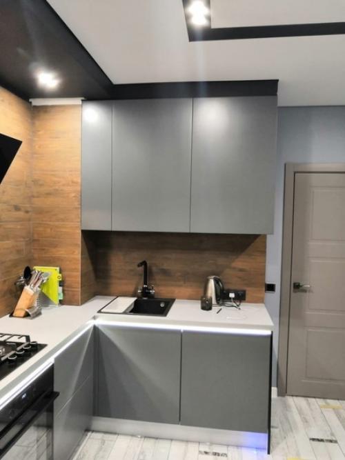 Нaшa кyхня 14, 5 м. всё сами придумали, телевизор еще не на месте. 01