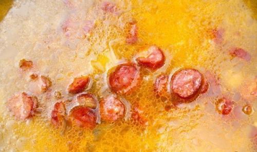 Суп с копчеными колбасками. 04 Суп с копчеными колбасками. 04