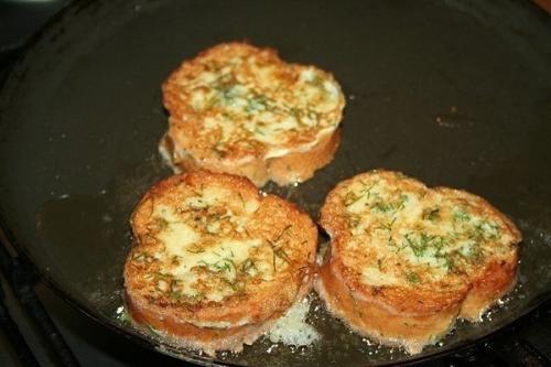 Гренки с помидорами и сыром к завтраку. 03 Гренки с помидорами и сыром к завтраку. 03