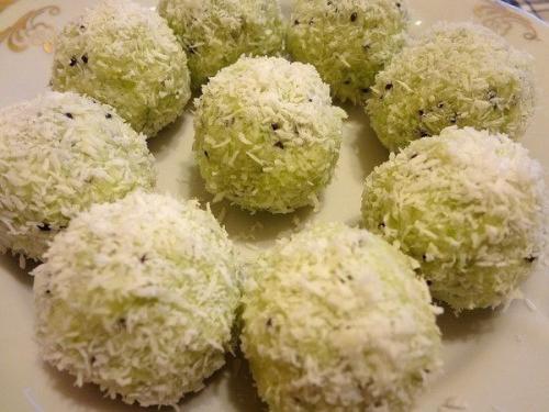 Домашние Рафаэлло с киви и орехами. 09