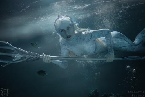Классная подводная фотосессия по мотивам фильма Aquaman. 05