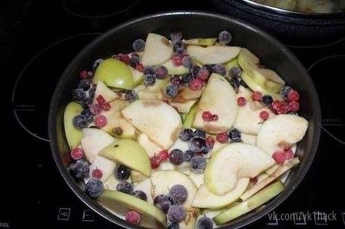 Шарлотка.  Ингредиенты:   ? 3. 03