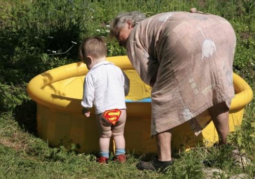 Доктора заявляют: бабушки и дедушки, которые заботятся о внуках, живут на 10 лет дольше! 06 Доктора заявляют: бабушки и дедушки, которые заботятся о внуках, живут на 10 лет дольше! 06