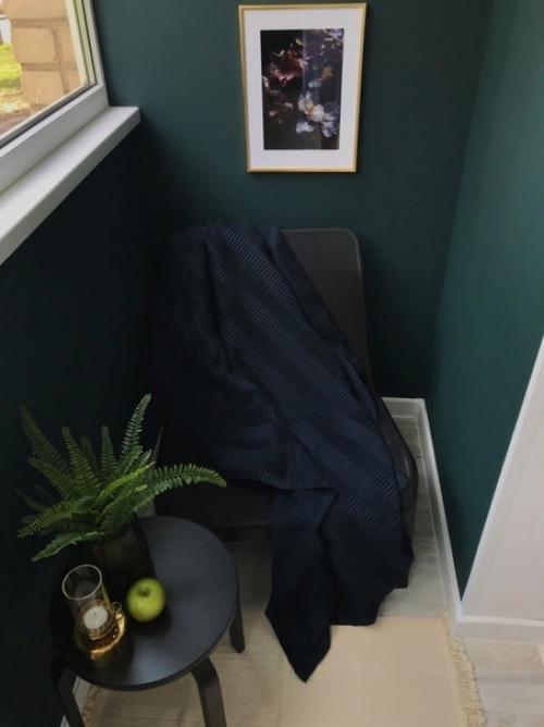 Интерьер кухни и балкона в спокойных синих тонах. 08