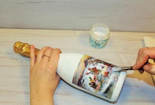 Мастер-класс по декорированию бутылки шампанского в технике декупаж. 04