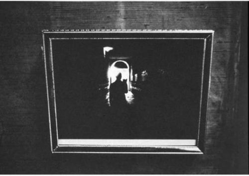 Things are Queer - жутковатая серия цикличных фото пронизывающая до мурашек. 06