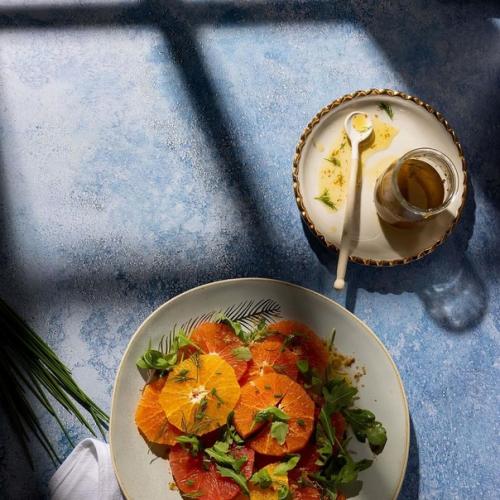 Чтобы добавить предметной съемке или фуд фотографии дополнительной атмосферность и сделать их более интересными добавьте теней. 03