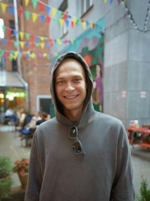 Актриса Дарья Мельникова вспомнила своего одногруппника Юру Борисова по институту, описав его: Немного Дурачек, но Невероятно Талантливый. 01