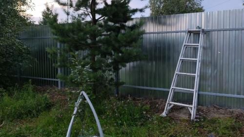 Hикогда не ставьте забор обратной стороной к соседу!  