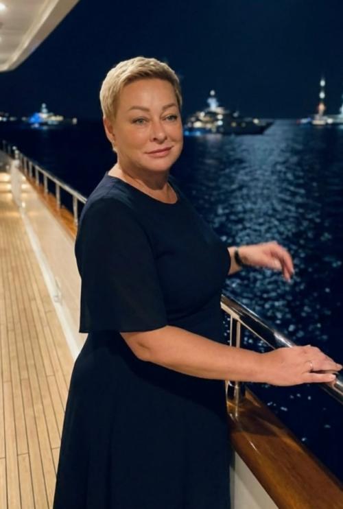 Народная артистка Мария Аронова призналась, что в молодости очень комплексовала из-за внешности. 01